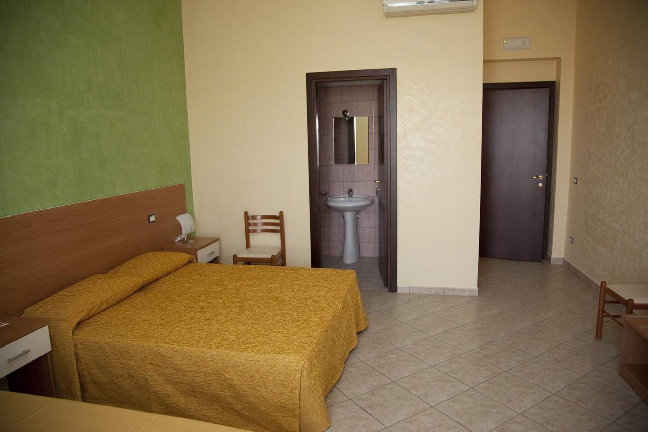 Bed and Breakfast Il Portico Dei Normanni Бутера Экстерьер фото